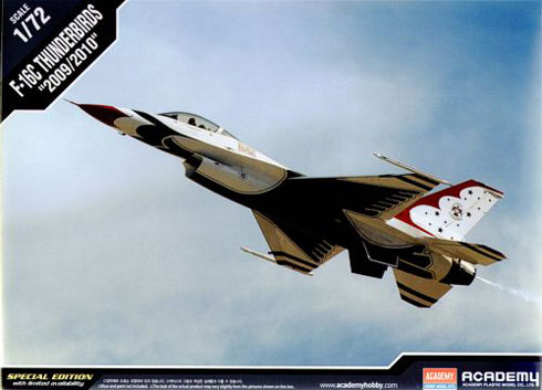 Academy 1/72 F16C Thunderbird 2009/10 Le image
