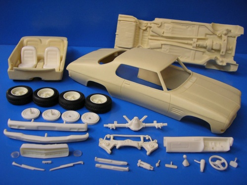 TPB Models 1/25 Holden HQ GTS 2-Door Kerbside Pack (Resin) image