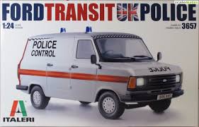 Italeri 1/24 Ford Transit UK Police image