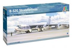 Italeri 1/72 B-52G Stratofortress with Hound Dog Missiles image