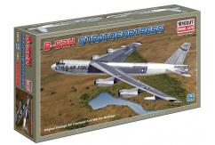 Minicraft 1/144 B-52H Stratofortress SAC - 2 Decal Options image