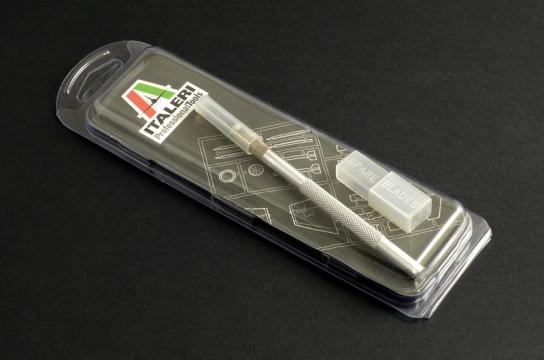 Italeri Craft Knife with 5 #11 Blades image