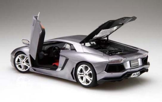 Aoshima 1/24 Lamborghini Aventador LP700-4 image