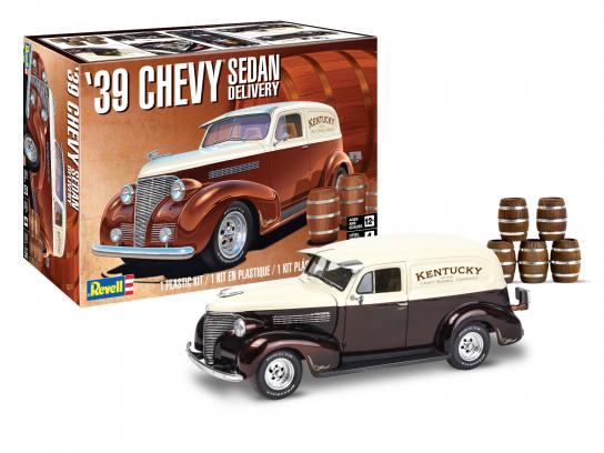 Revell 1/25 Chevy Sedan Delivery 1939 with Barrels image