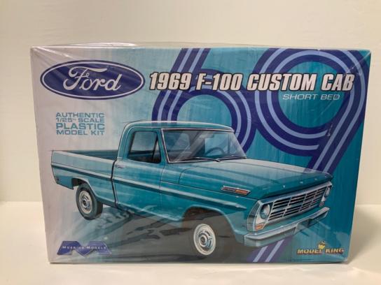 Moebius 1/25 Ford F-100 Custom Cab Short Bed image